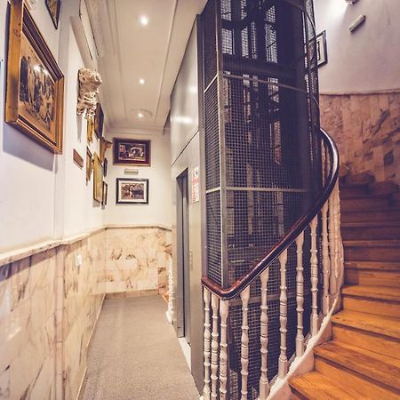 Hostal Marlasca Madrid Buitenkant foto